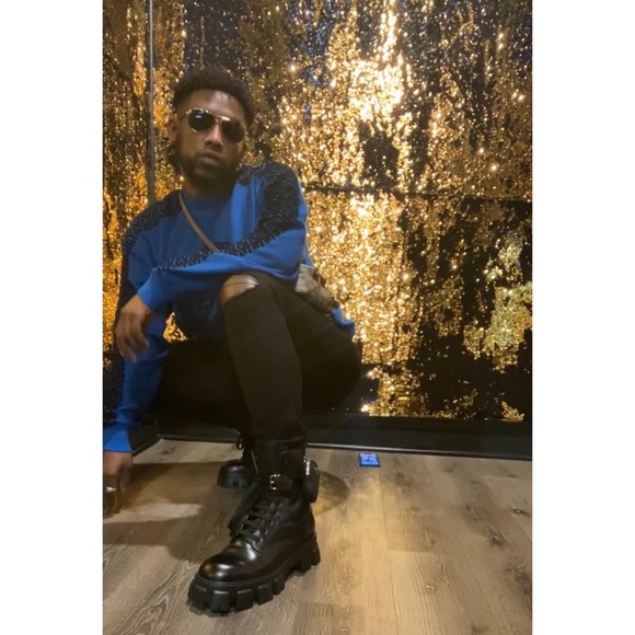 Authentic Cross-Woven Blue Versace Sweater - Picture 3 of 4